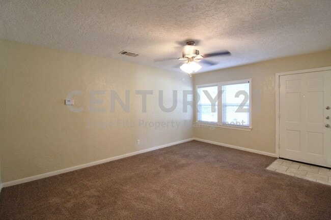 Building Photo - Charming 3/1/1 in Castleberry ISD For Rent!