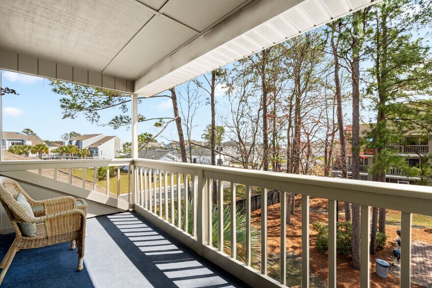 Building Photo - 1890E Auburn Ln