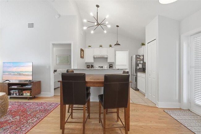 Building Photo - 1408 E Ridgewood St