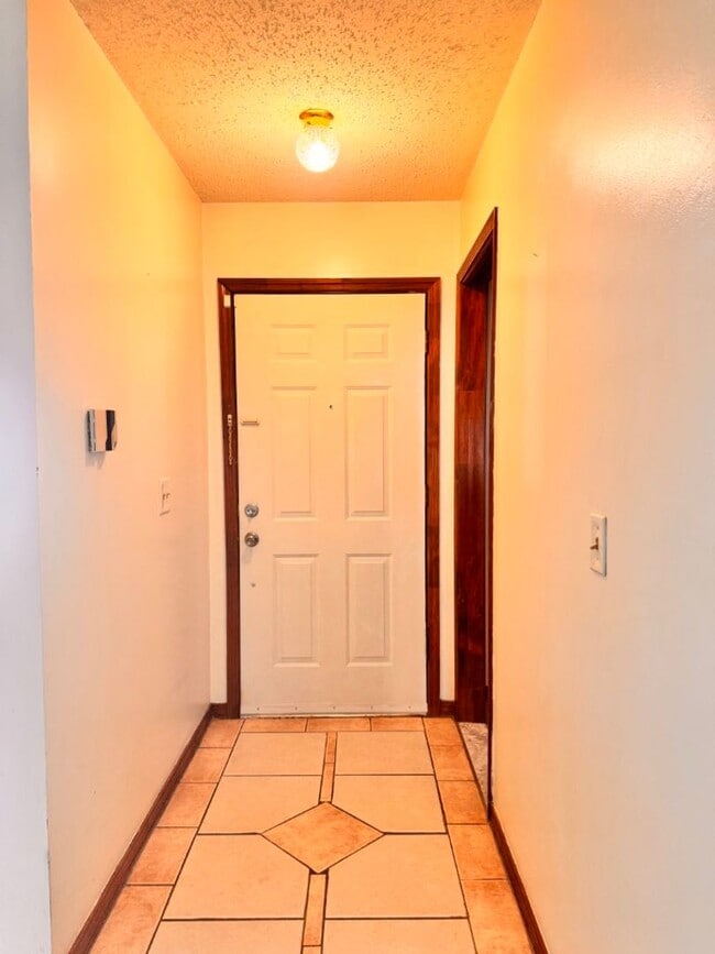 Building Photo - RENTAL