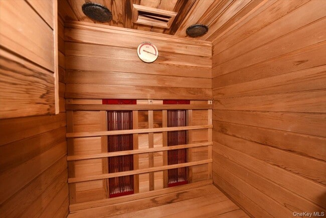 Building Photo - 3 Mill Pond Ln