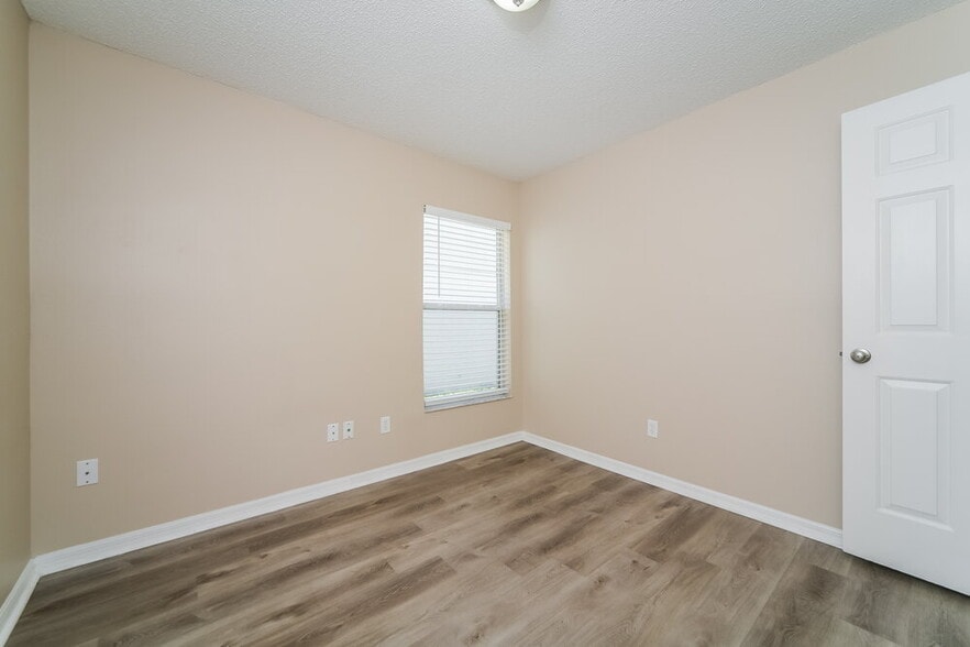 Building Photo - 17100 Woodcrest Way