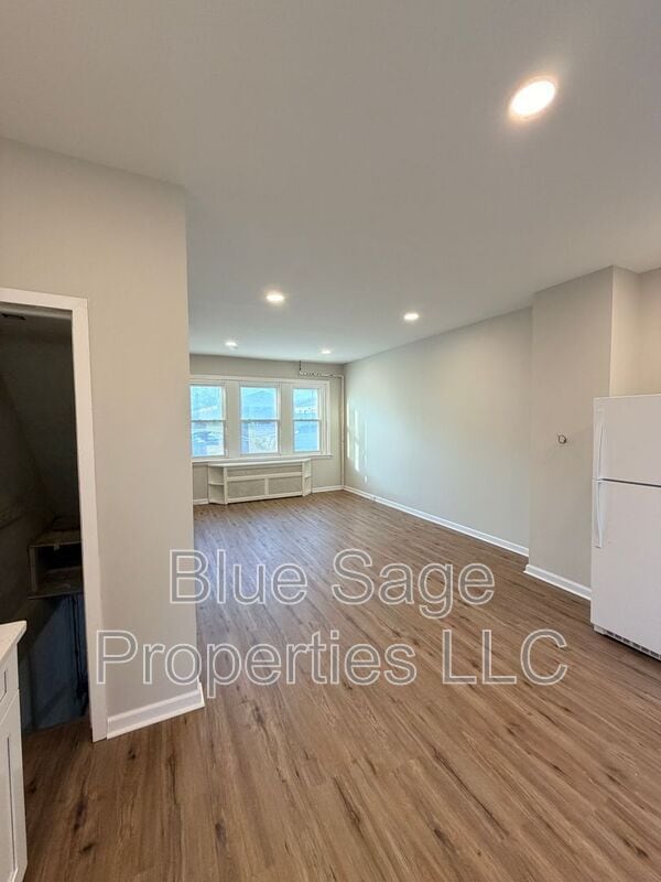 Building Photo - 413 E Baltimore Ave