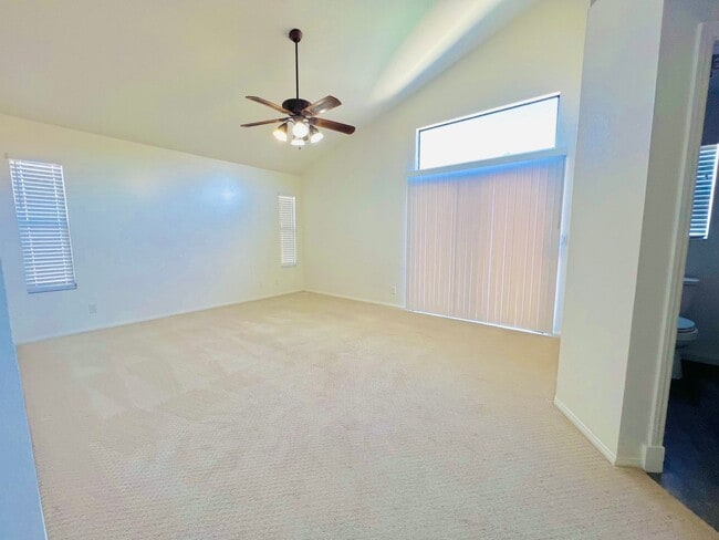 Building Photo - 4 bedroom home for lease