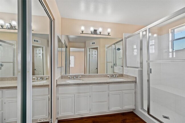 Building Photo - 9 Acorn Ridge