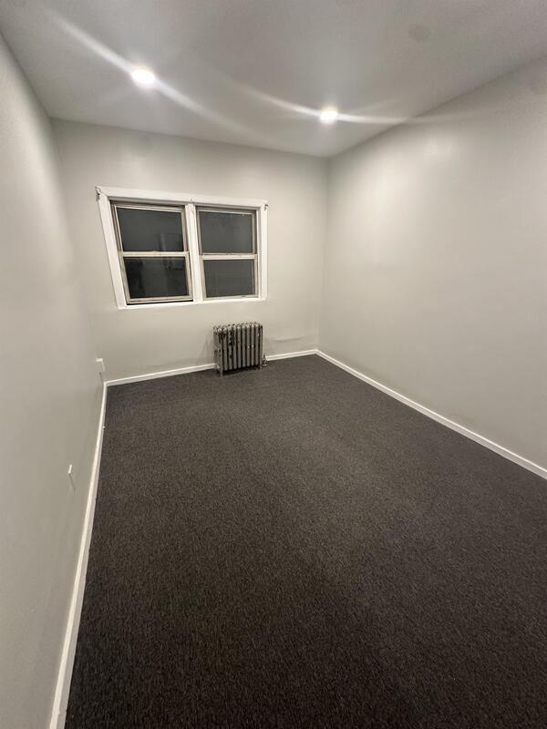 Building Photo - 526 S Tenth Ave