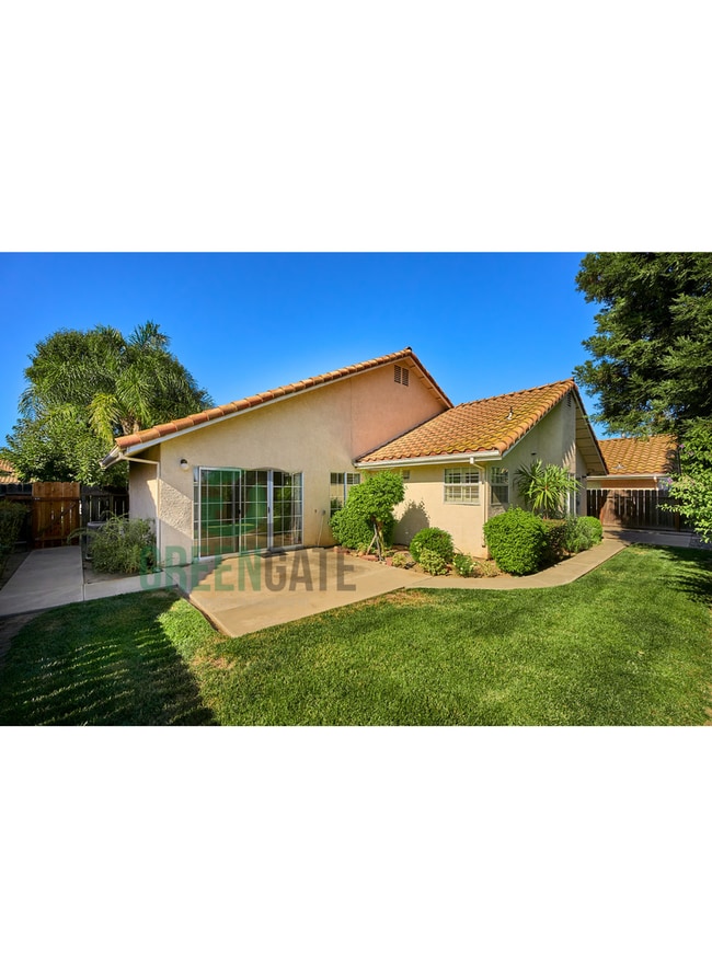 Building Photo - Lovely 3 Bedroom Home in Modesto MUST SEE!