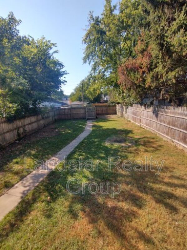 Building Photo - 1508 Sale Ave