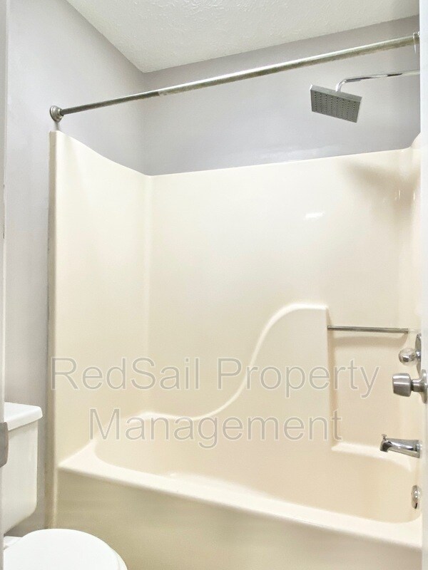 Building Photo - 15 Cape Dorey Dr