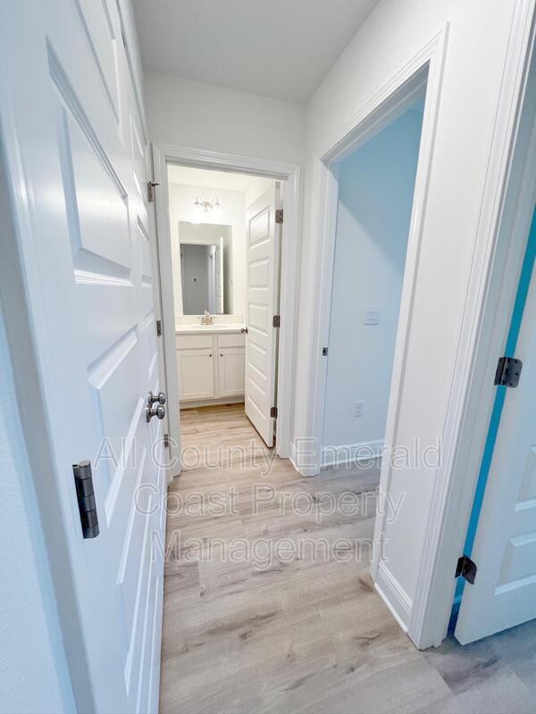 Building Photo - 10 Redbird Lp