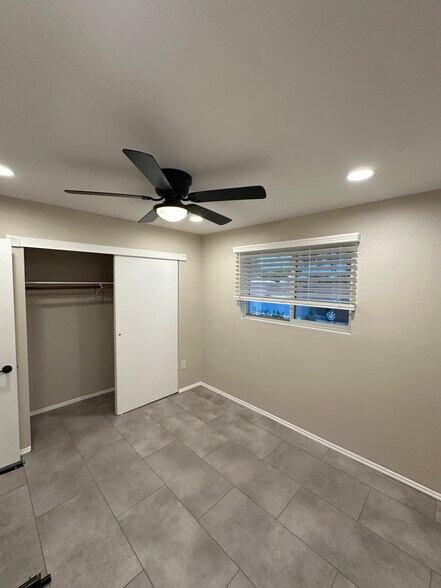 Building Photo - 3810 S La Corta Dr