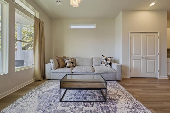 Building Photo - 17303 Emperador Dr