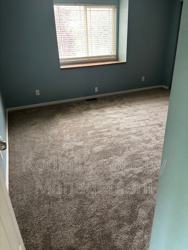 Building Photo - 153 N Bamberger Rd E