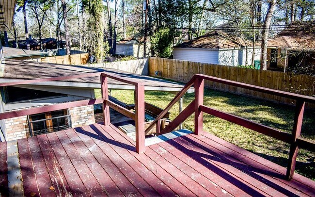 Building Photo - 7 Woody Creek Dr