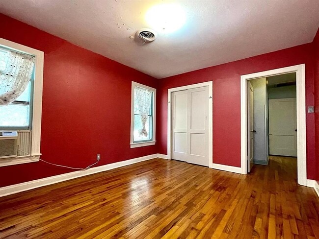 Building Photo - 4104 Ridgelea Dr