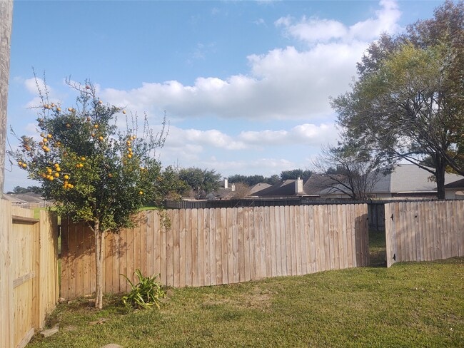 Building Photo - 32227 Willow Creek Park