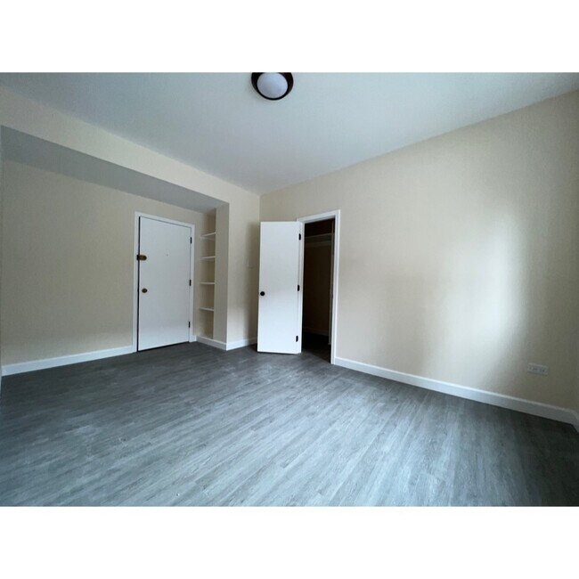 Building Photo - 1430 N Dearborn St