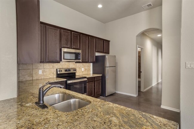 Building Photo - 533 Jack Rabbit Ln