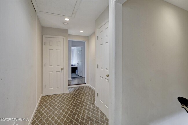 Building Photo - 265 Norgrove Ave