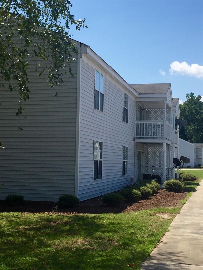 Four Oaks Apartments 118 Toledo Scale Rd Florence SC 29505