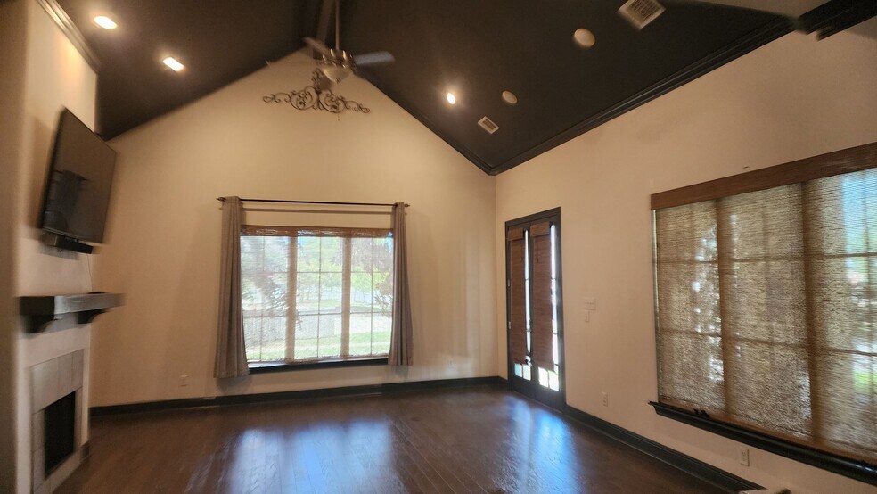 Building Photo - 510 Annaberg Dr