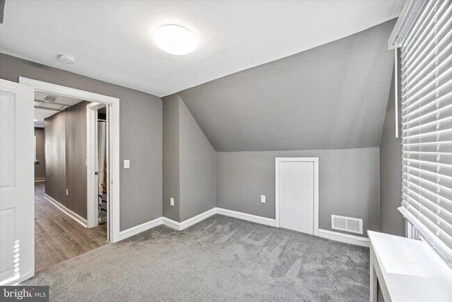 Building Photo - 703 N Providence Rd