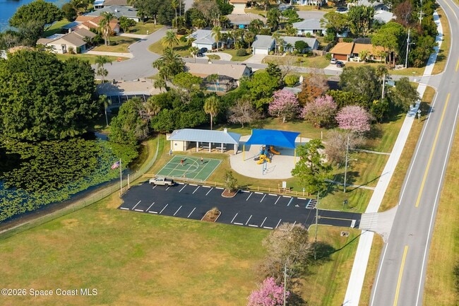 Building Photo - 662 Rossmoor Cir