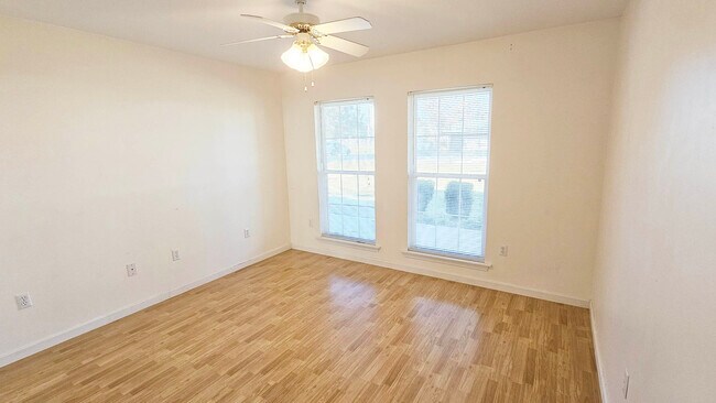 Building Photo - 16200 South Ave