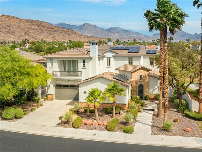 Building Photo - Stunning 5-Bedroom Home on the 12th Hole of Arroyo Golf Course in Red Rock Country Club