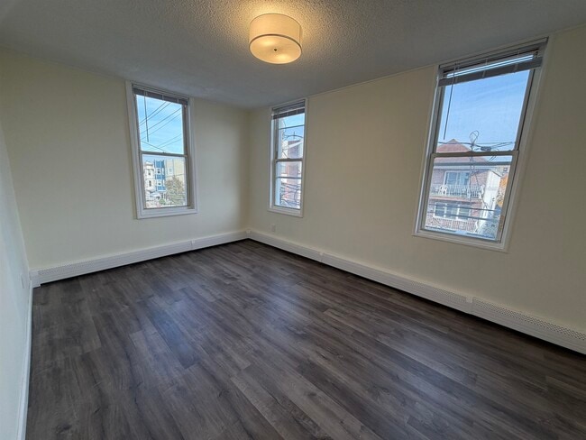 Building Photo - 600 17th St