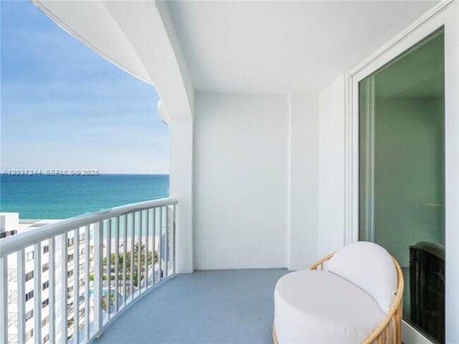Building Photo - 5401 Collins Ave