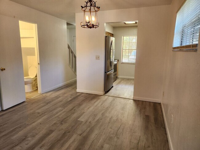 Building Photo - 1559 Hammock Dr