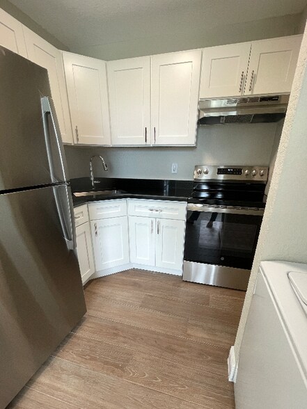 Building Photo - 3569 Montante Blvd