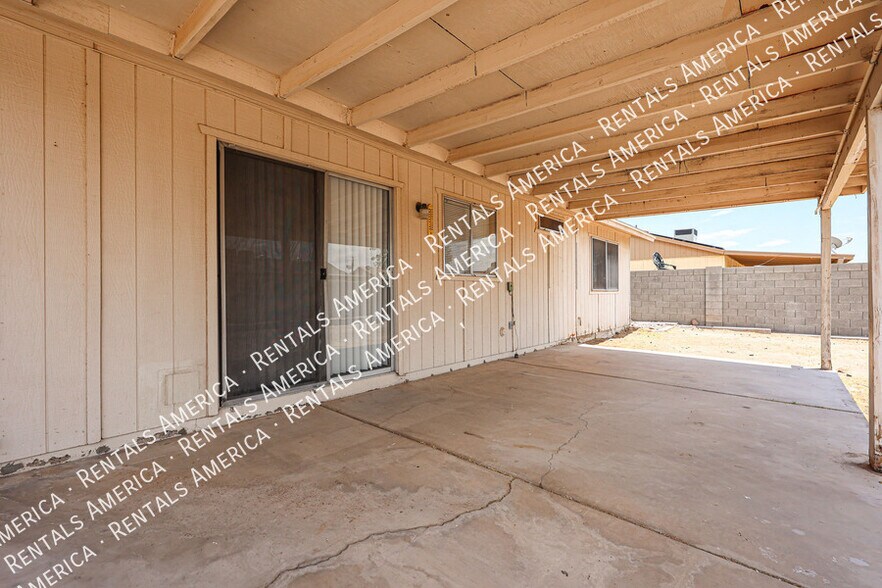 Building Photo - 1117 W Auburn Dr