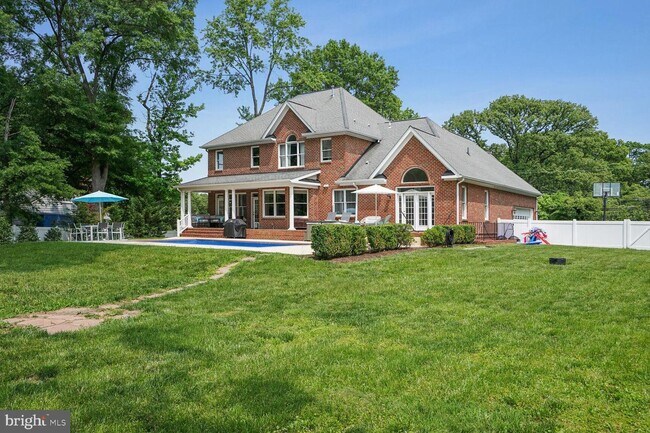 Building Photo - 5248 Clifton St