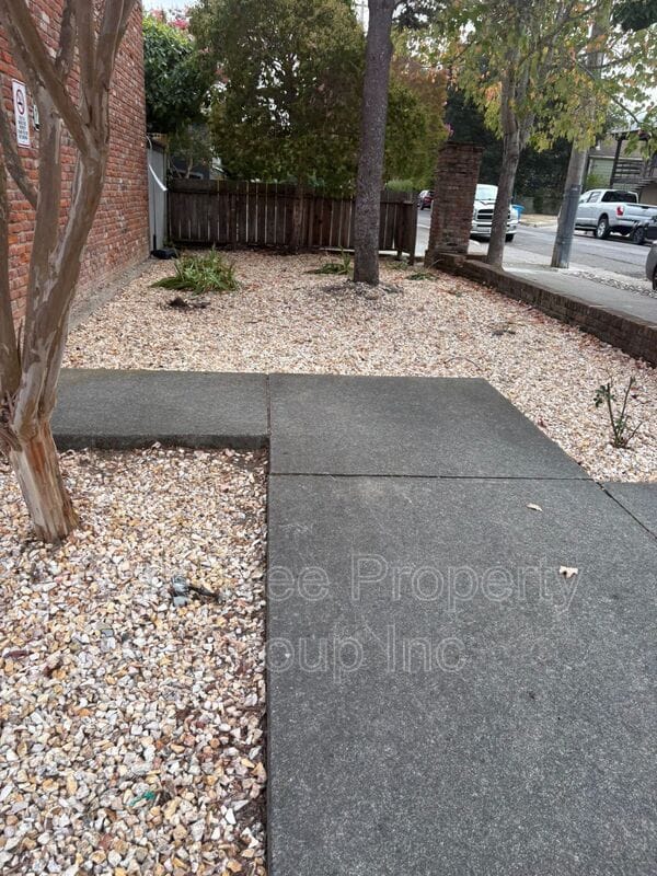 Building Photo - 623 F St