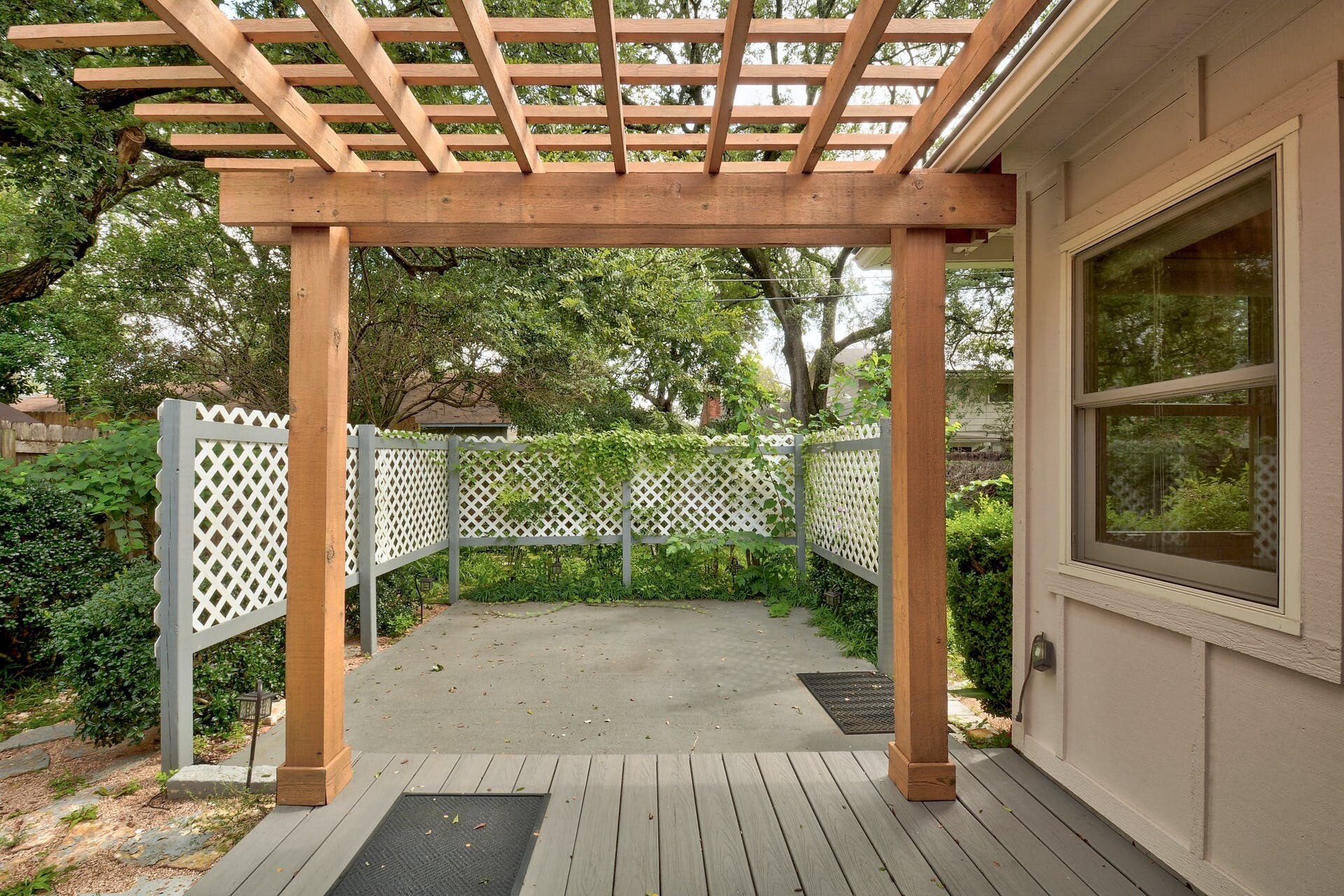 Building Photo - 4802 Gerona Dr