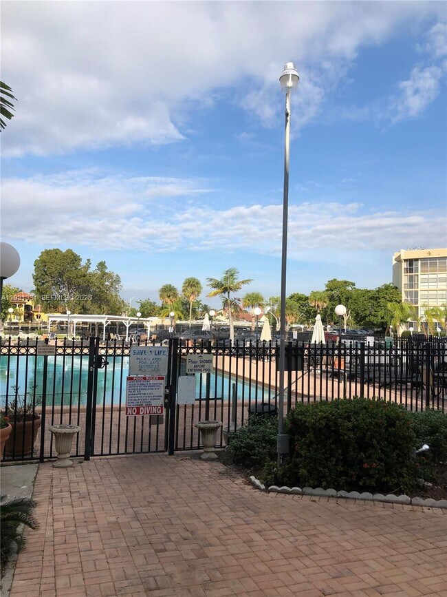 Building Photo - 601 Three Islands Boulevard