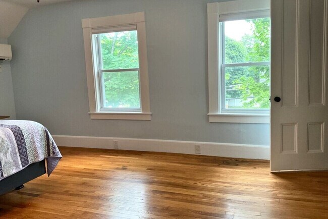Building Photo - 7 Riverneck Rd