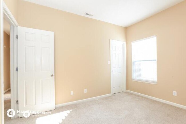 Building Photo - 12604 Buck Run Dr, Noblesville, IN 46060