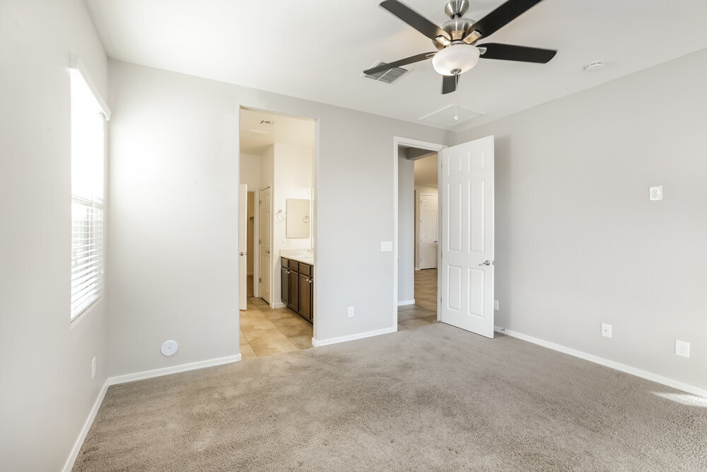 Building Photo - 3882 E Alamo St