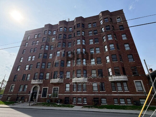 Building Photo - 1 W 28th St