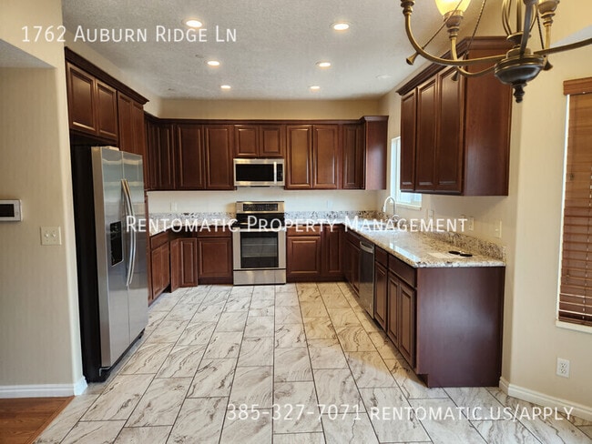 Building Photo - 1762 Auburn Ridge Ln