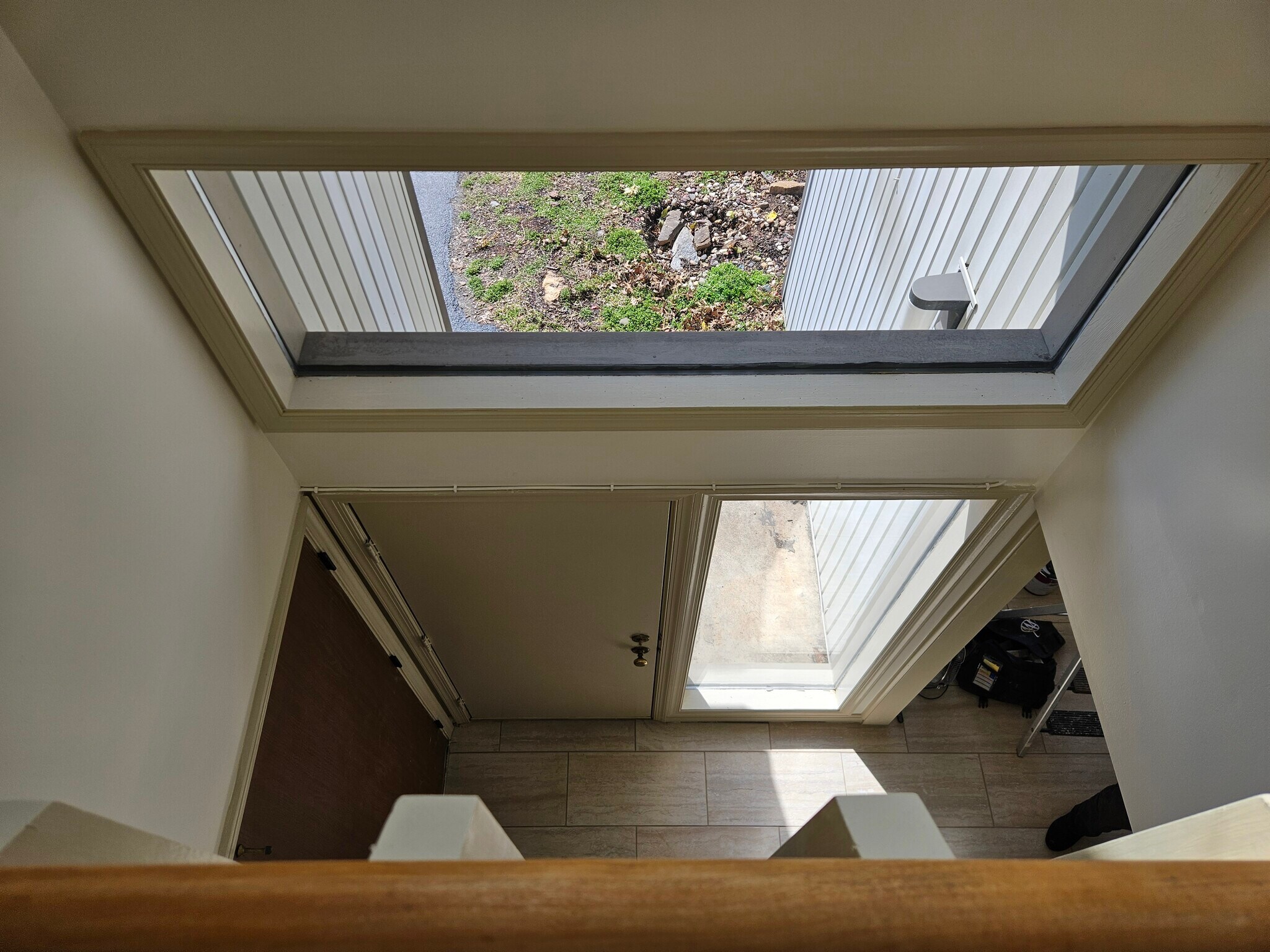 Foyer looking down - 3491 Horizon Dr