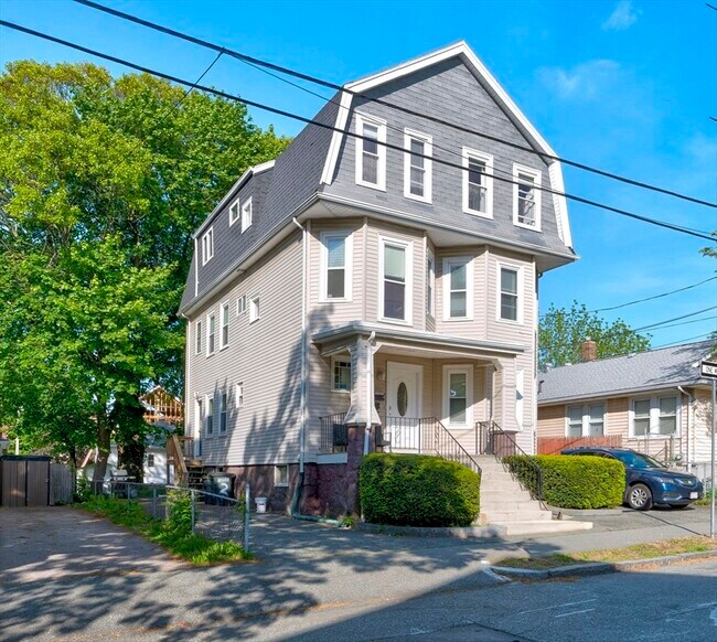 Building Photo - 90 Safford St