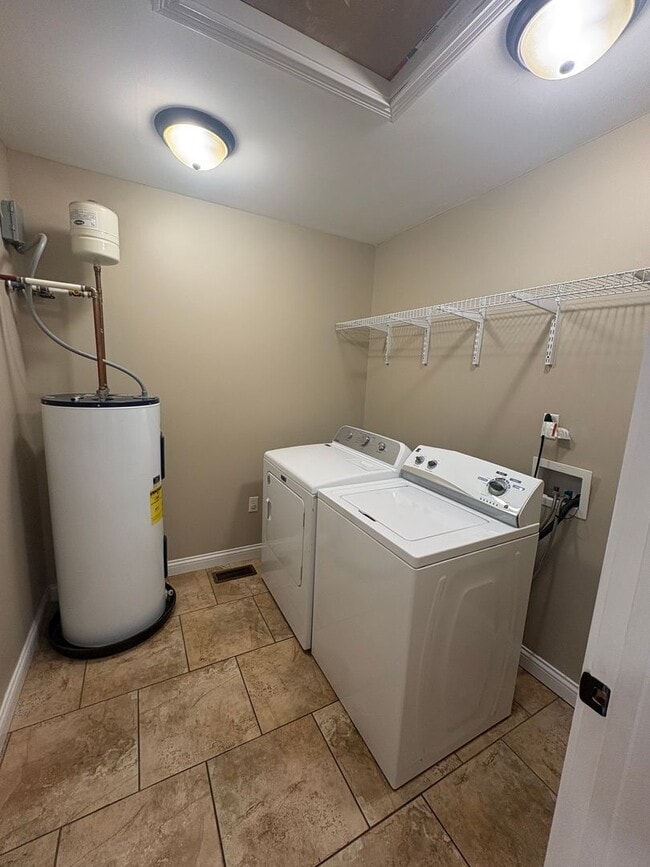 Building Photo - Charming 2BR/2BA Duplex in Mount Sterling –Washer/Dryer Included!