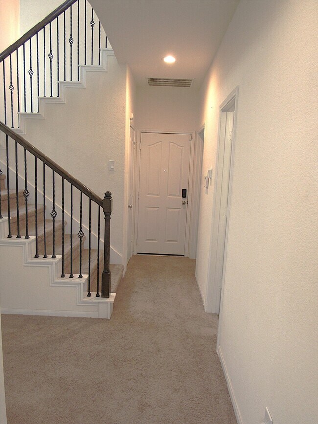 Building Photo - 17043 Amarose Dr