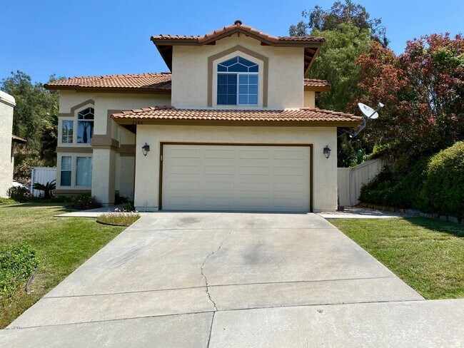 Building Photo - Spacious Five Bedroom in Rancho Del Oro