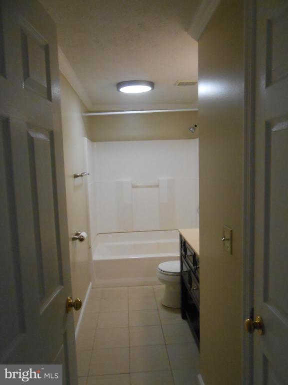 Building Photo - 131 Township Ct