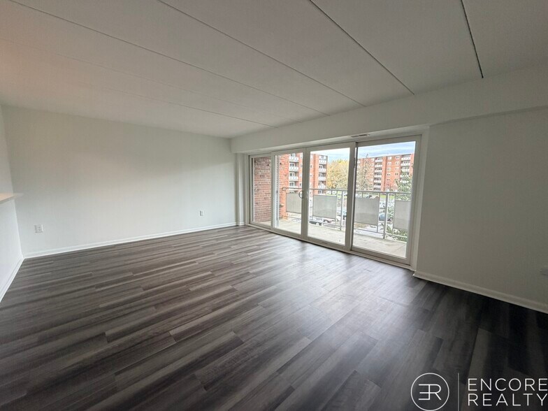 Building Photo - 51 Hill Rd